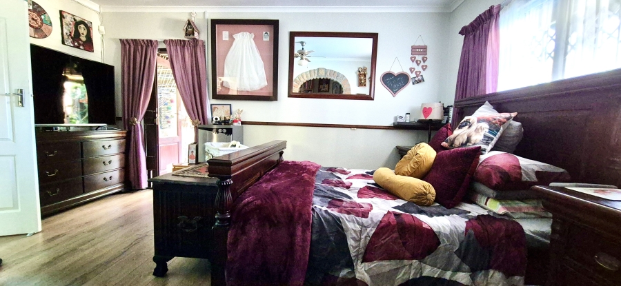 5 Bedroom Property for Sale in Flamingo Vlei Western Cape